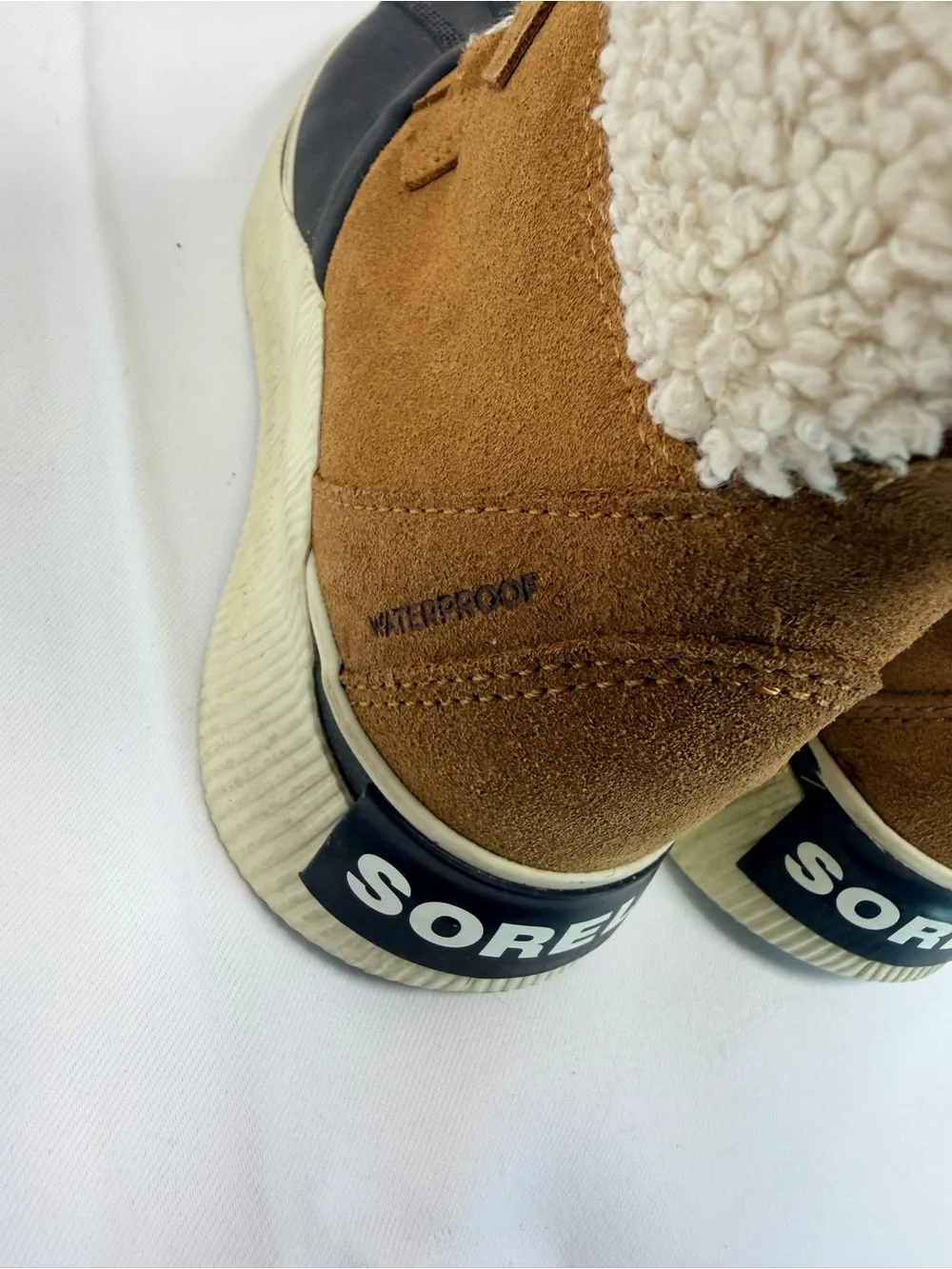SOREL Youth Size 4 Boots Winter Style Waterproof Leather Duck Boot   Sherpa